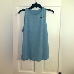 Women’s Nike medium dry fit tee